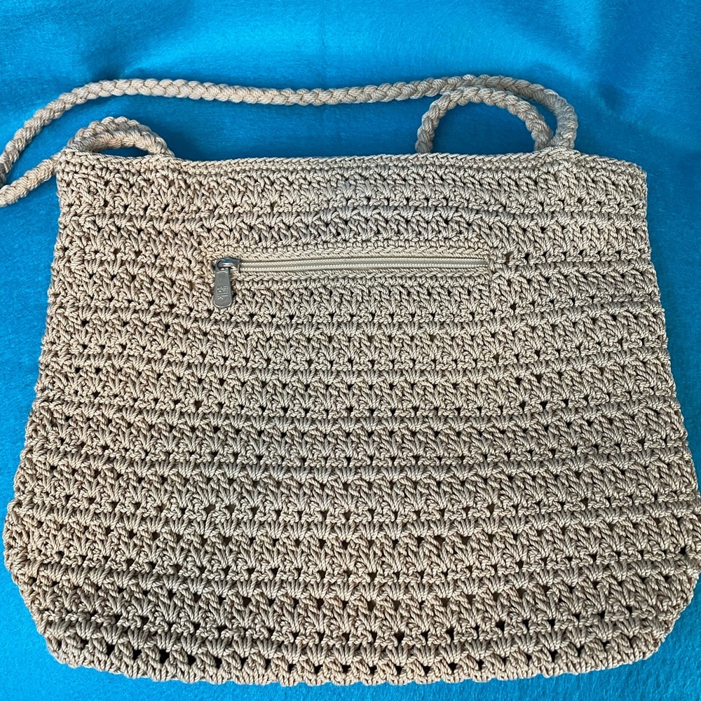 👜 The Sak Beige Crochet Shoulder Bag. Great Casual Bag. 👜 - Picture 3 of 11